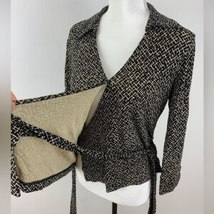 Talbots Womens Wrap Blouse Size M Black Beige Belt Tied Top Career Rayon Stretch